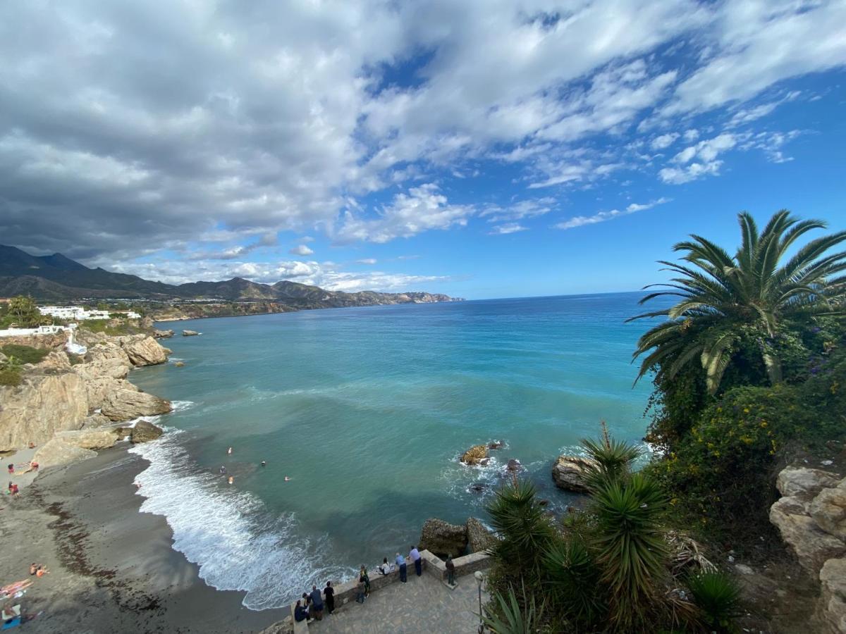 New Townhouse In The Heart Of Nerja With Jacuzzi Villa Kültér fotó
