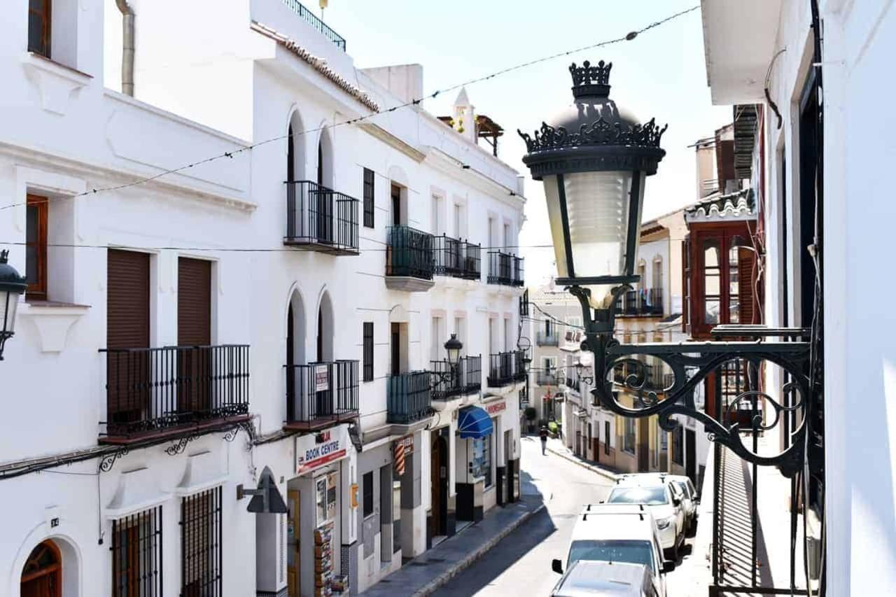 New Townhouse In The Heart Of Nerja With Jacuzzi Villa Kültér fotó