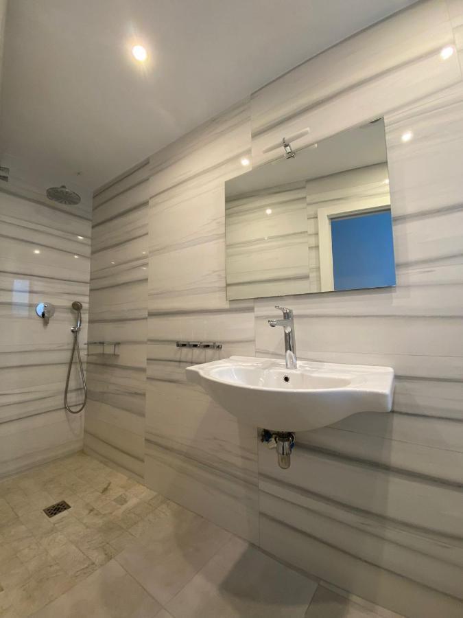 New Townhouse In The Heart Of Nerja With Jacuzzi Villa Kültér fotó